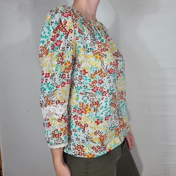 New York & Company White Floral Lace Blouse - Picture 2 of 6